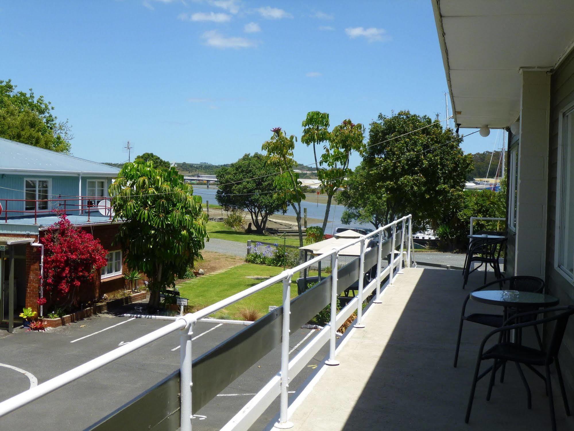 Marina Court Motel & Apartments ファンガレー エクステリア 写真