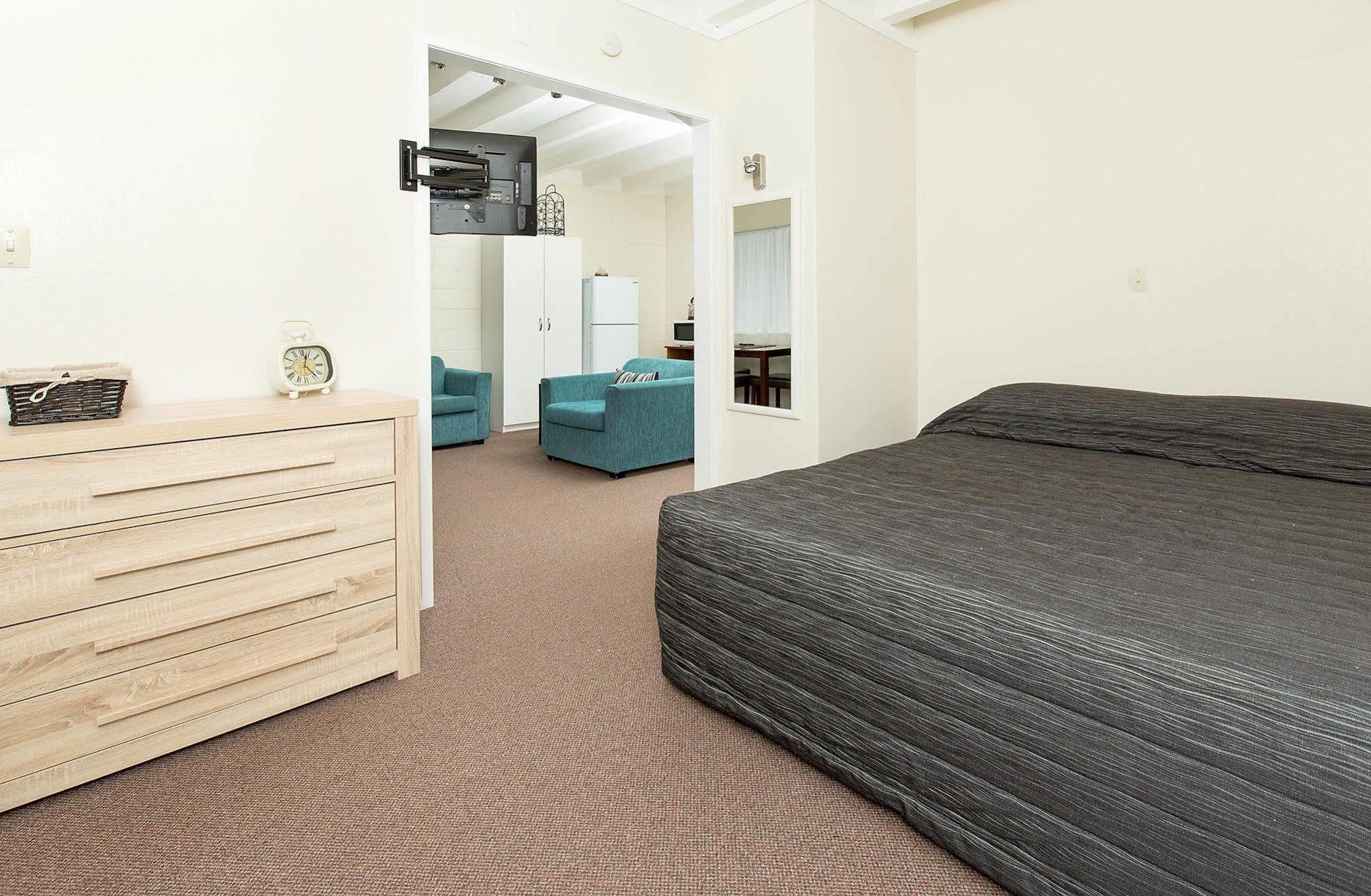 Marina Court Motel & Apartments ファンガレー エクステリア 写真